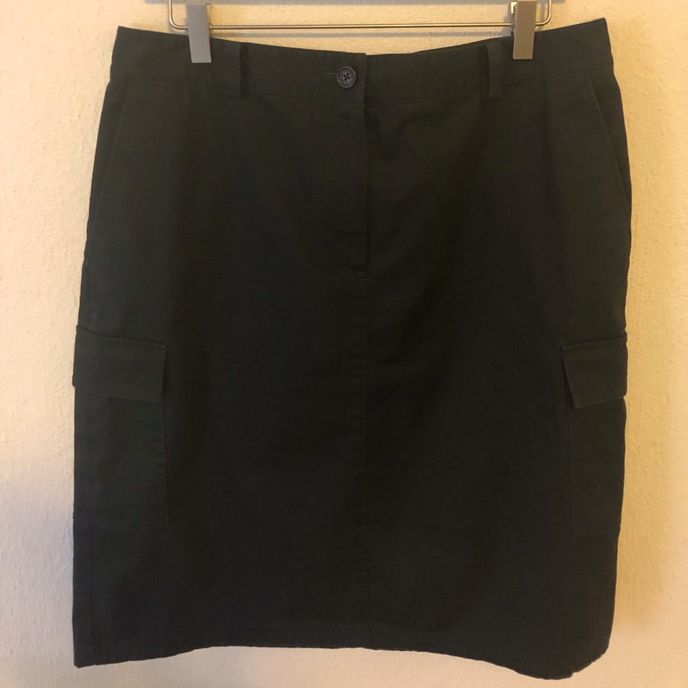 Brooks Brothers Women’s navy blue skirt, size 14